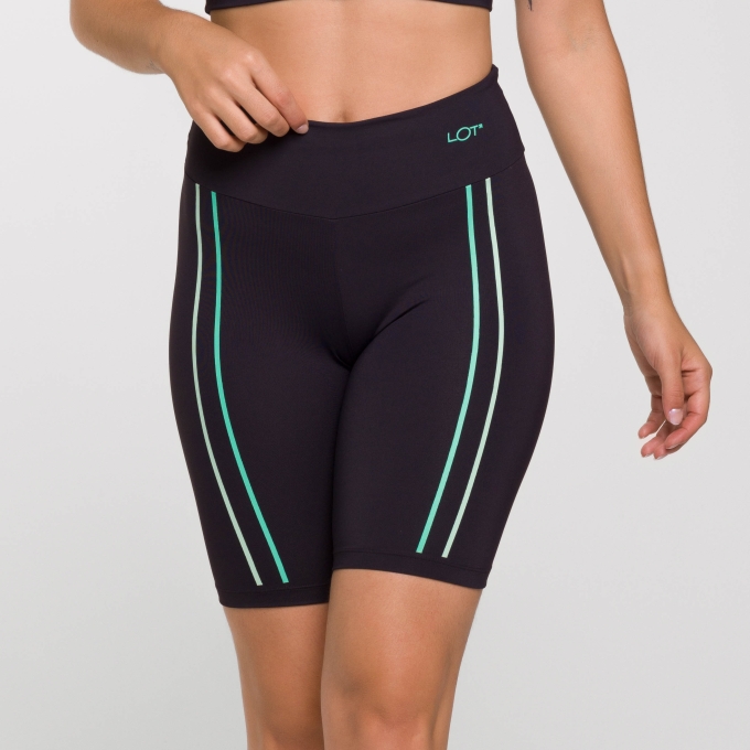 Bermuda Adrenaline Poliamida Preta com Estampa Verde Degrade