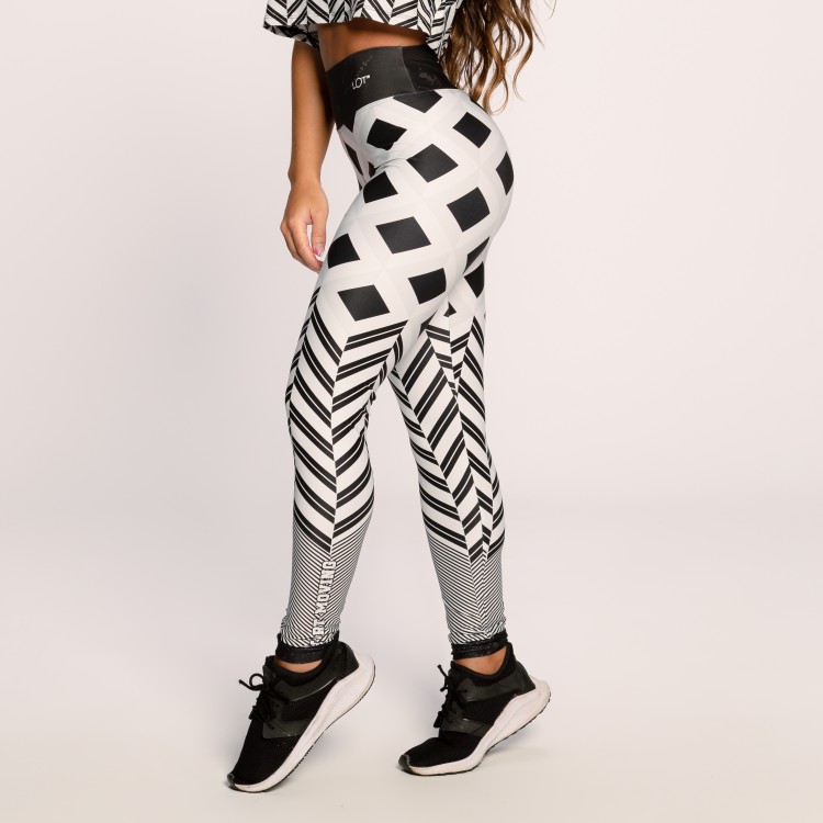 Calça Legging Suplex Estampado Preto e Branco Start Moving