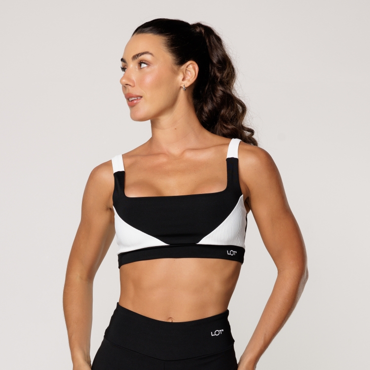 Top Academia Preto Com Recorte Off White Alça Larga Feminino