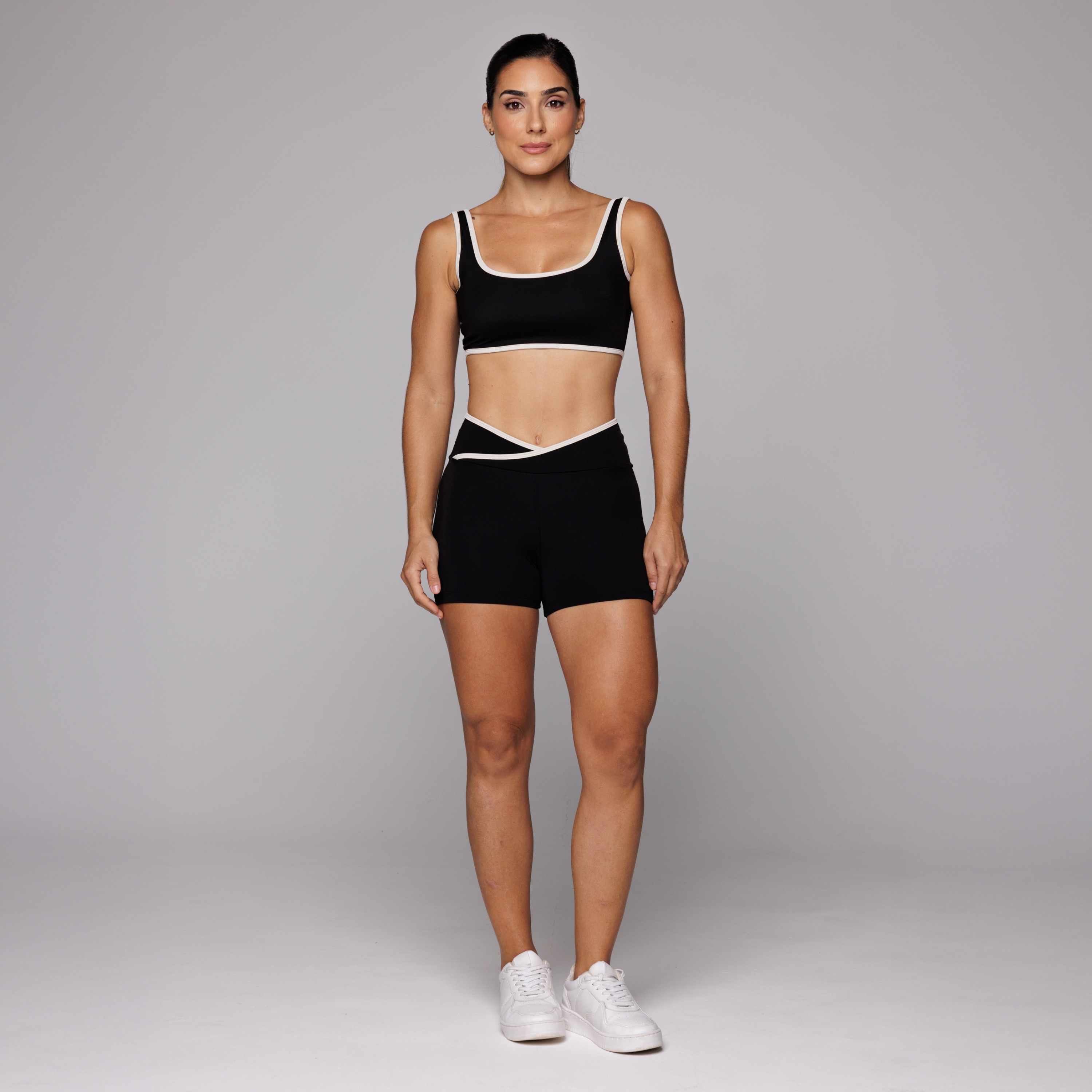 Short Curto Feminino Poliamida Cós Cruzado Afina Cintura Kate Preto ...