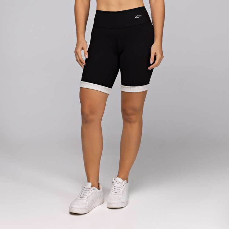 Bermuda Preta com Recorte Off White Fitness Poliamida