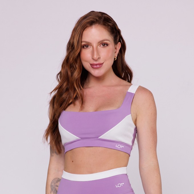 Top Academia Lilás Com Recorte Off White Alça Larga