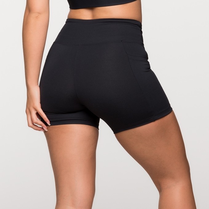 Short Fitness Poliamida Preto Básico com Bolso