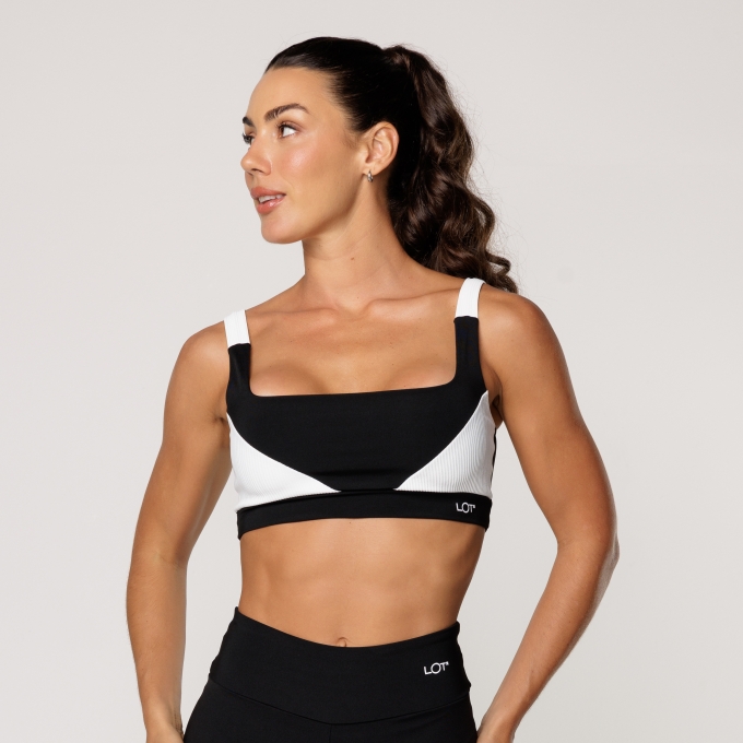 Top Academia Preto Com Recorte Off White Alça Larga Feminino