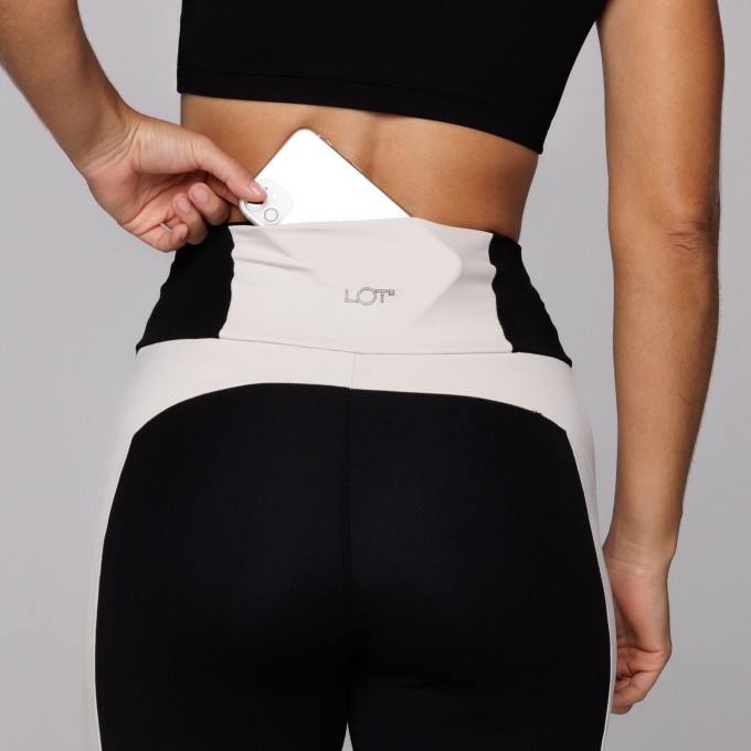 Calça Legging Poliamida com Bolso Atrás Esportiva Move